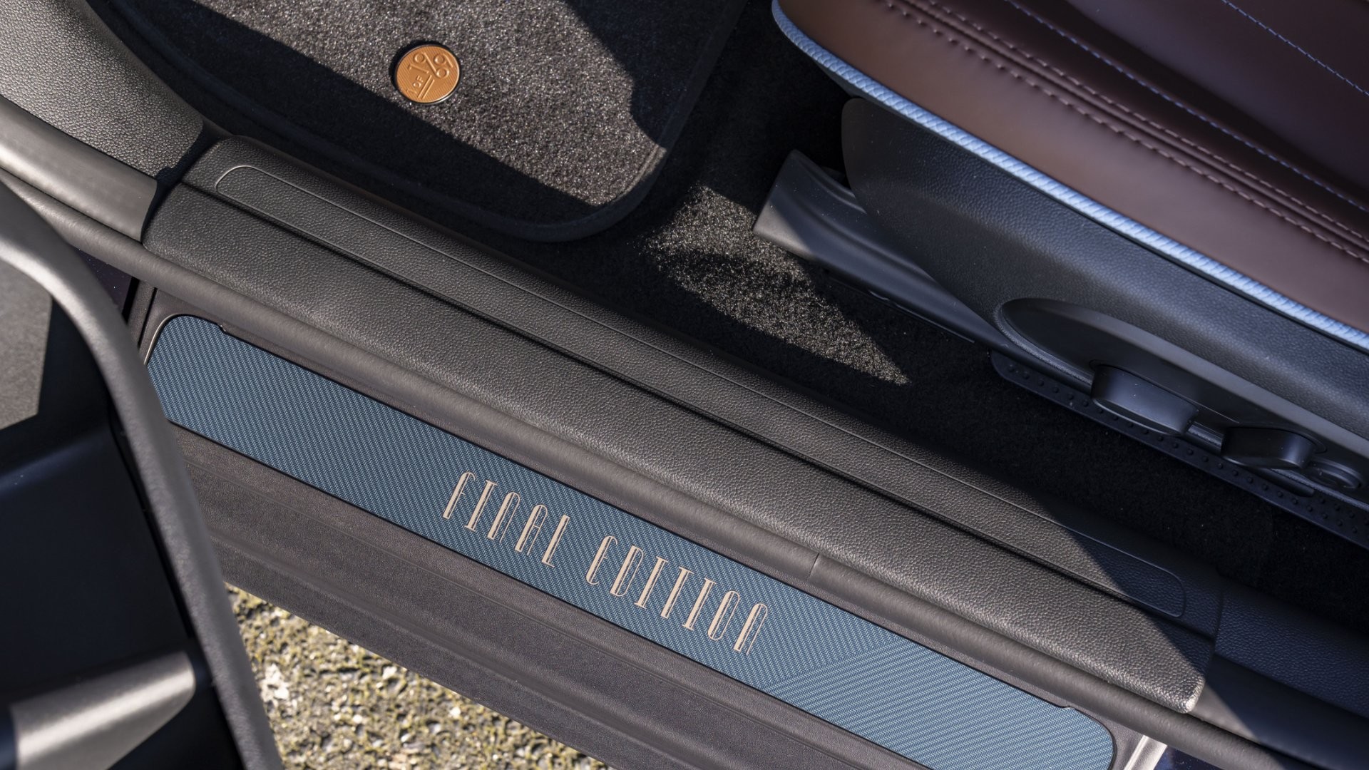 MINI Clubman Final Edition - teaser gallery - door sill